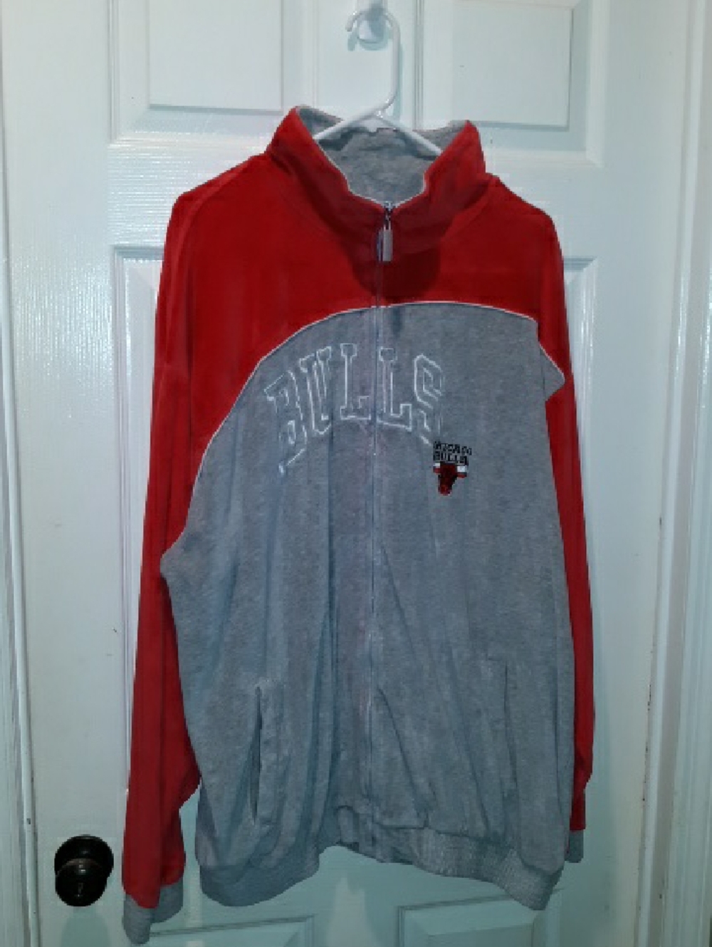 NBA Rare Vintage Licensed Apparel UNK EST.1996 "Chicago Bulls" Velour Full-Zip